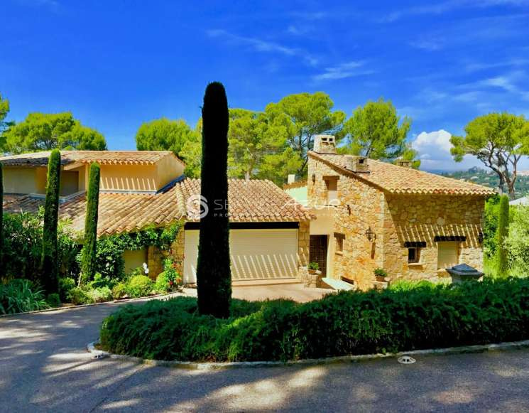 Villa à Mougins dans un environnement privilégié - ref 3565