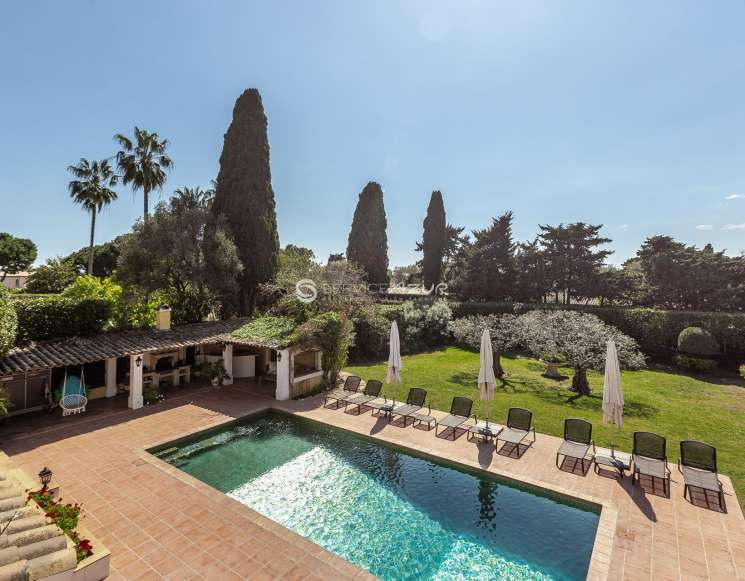 Имение из двух вилл в сердце Кап Антиб пешком до пляжей - ref 1405