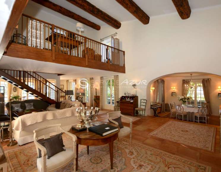 Маєток 3 гектари в Сен-Тропі з виноградниками - ref 2311