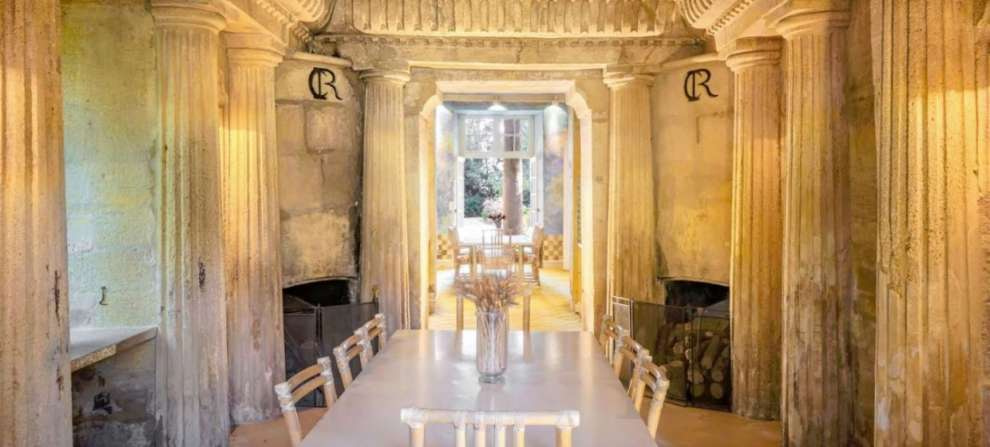 На продажу выставлен невероятный замок, в котором хранятся работы Пикассо.