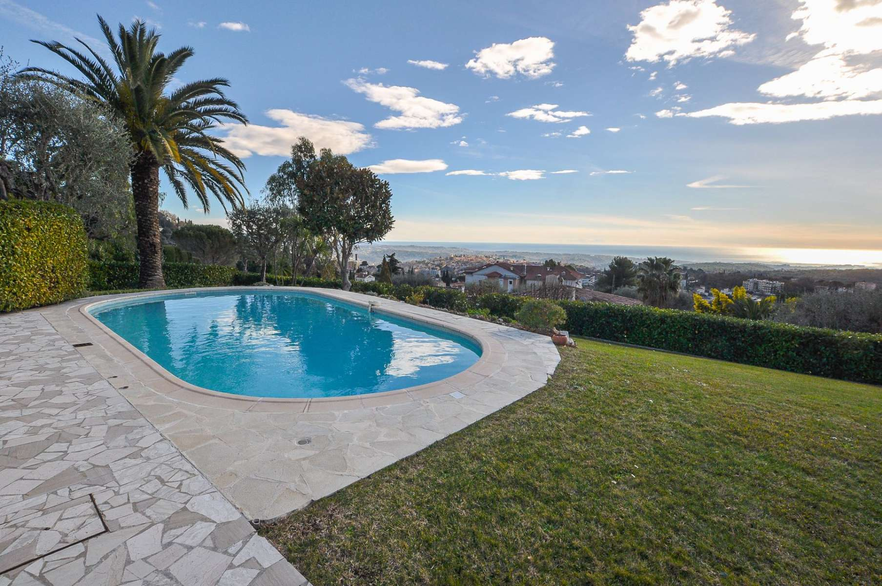 Villa in a quiet and peaceful location at Vence