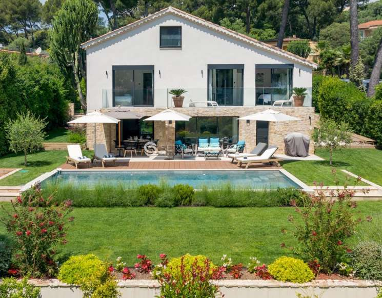 Villa rénovée au cœur de Cap d’Antibes - ref 3579
