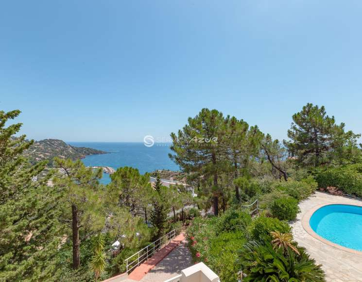 Villa rénovée avec vue panoramique sur la mer à Théoule-sur-Mer - ref 2101