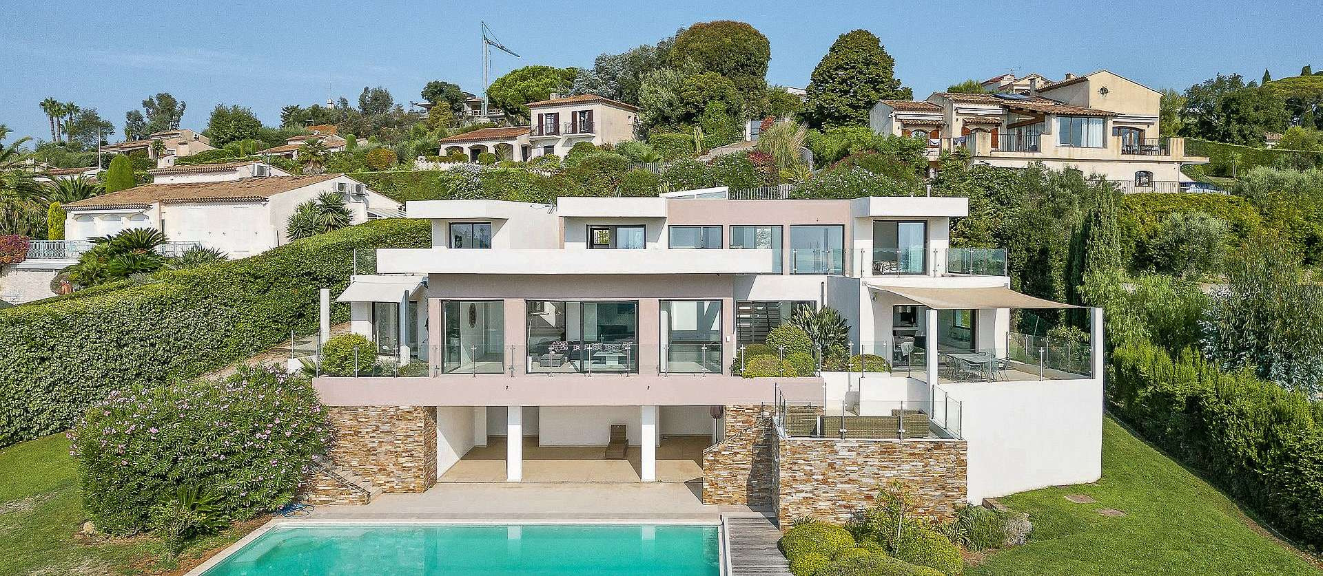 Modern Villa with Panoramic Sea Views in Private Domain in Antibes - ref 1504