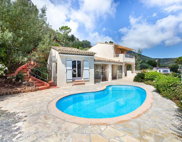Villa rénovée avec vue panoramique sur la mer à Théoule-sur-Mer - ref 2101